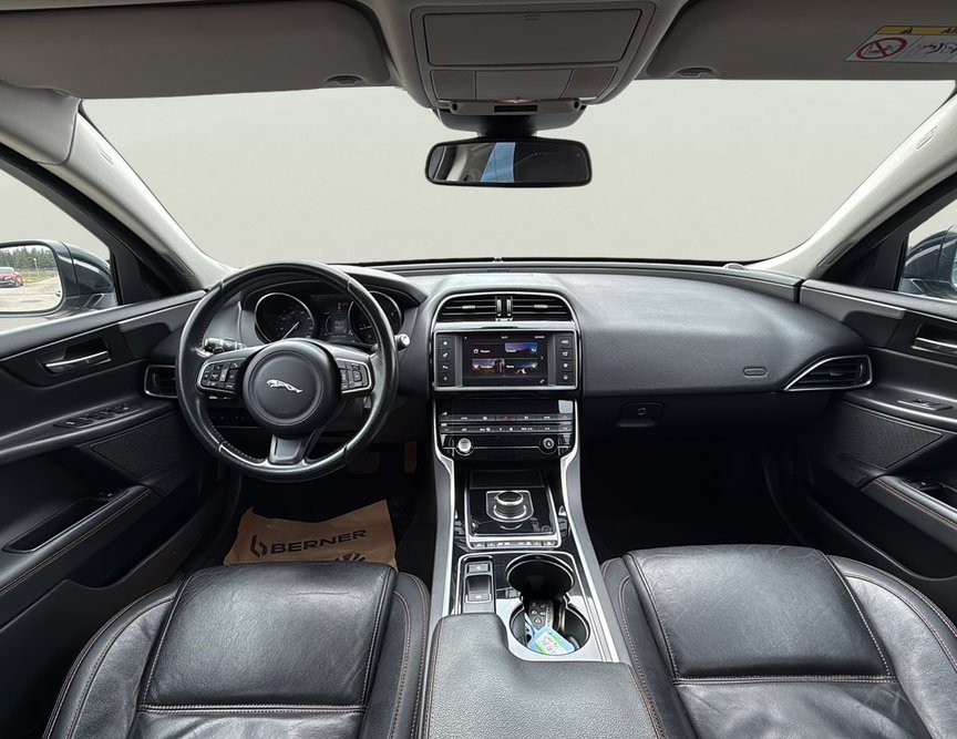 Jaguar XE употребяван