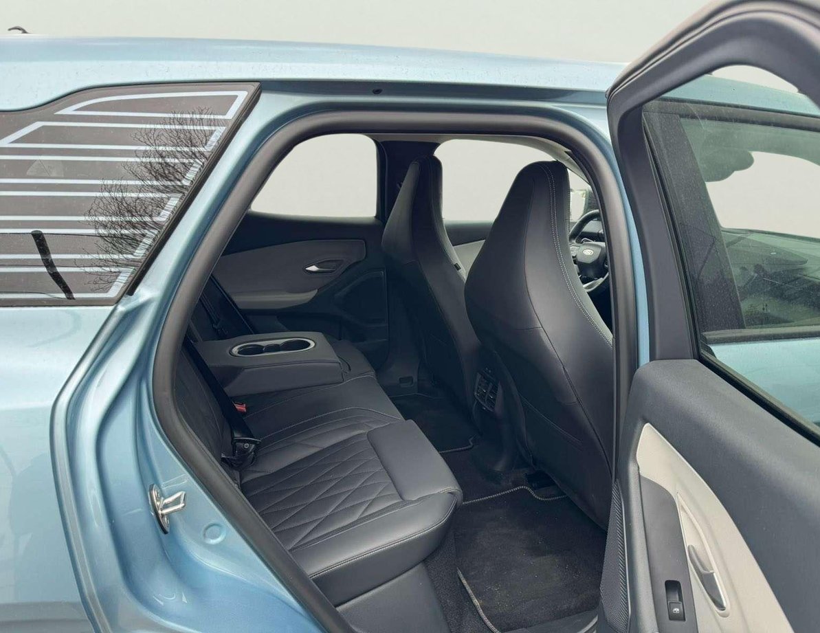 Ford E-Explorer употребяван