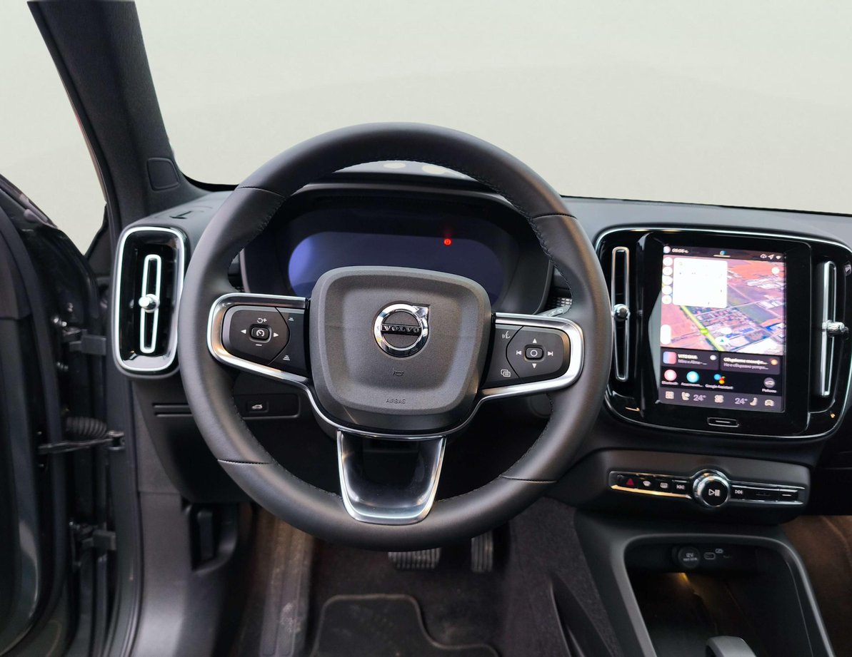 Volvo EX40 употребяван