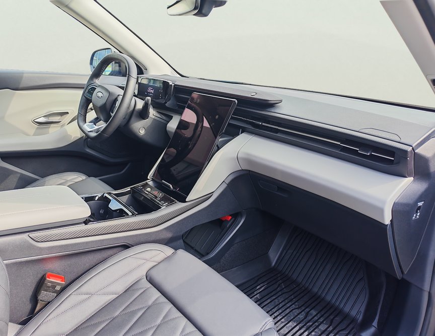 Ford E-Explorer употребяван