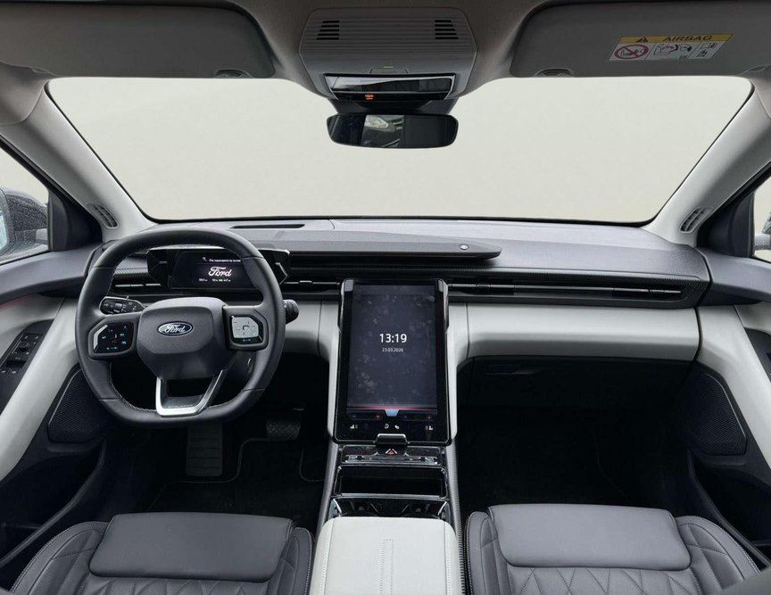 Ford E-Explorer употребяван