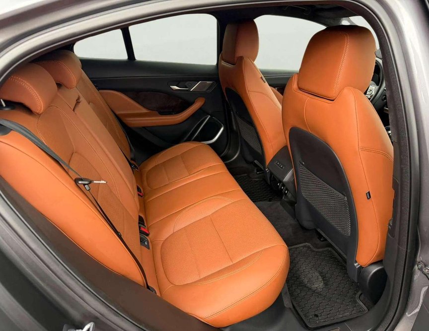 Jaguar I-Pace употребяван