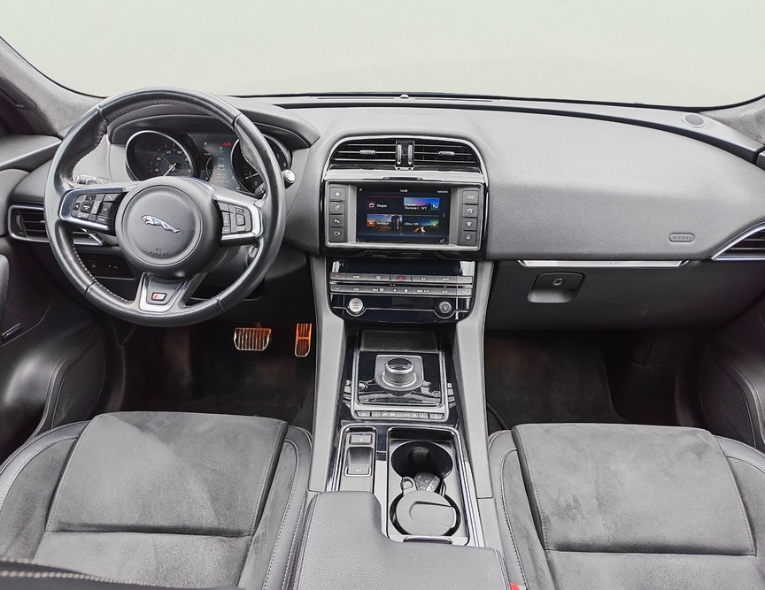 Jaguar F-Pace употребяван