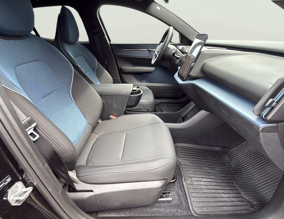 Volvo EX30 употребяван