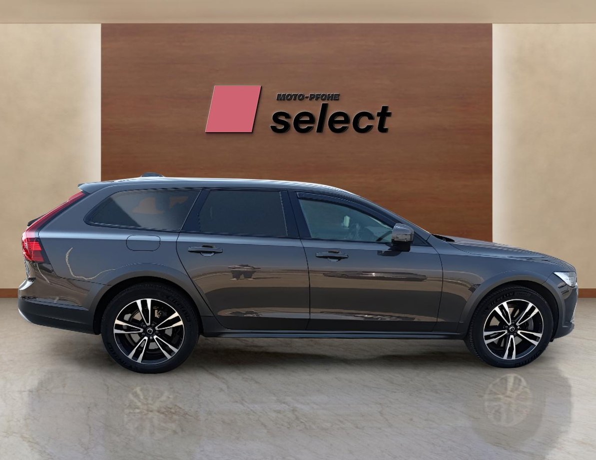 Volvo V90 CC употребяван