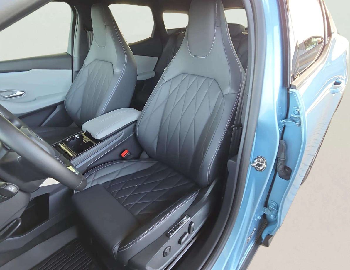 Ford E-Explorer употребяван