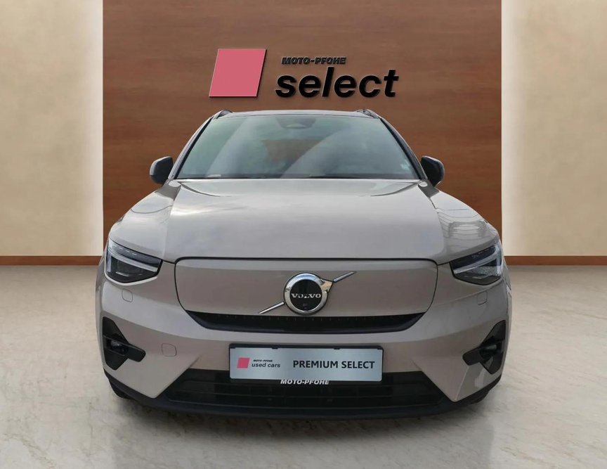 Volvo EX40 употребяван