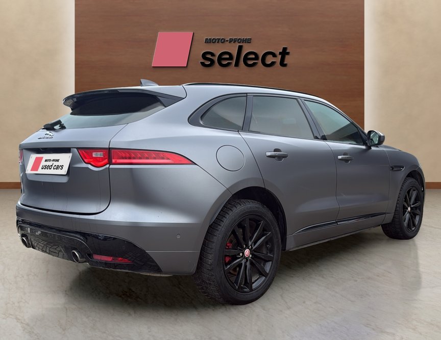 Jaguar F-Pace употребяван