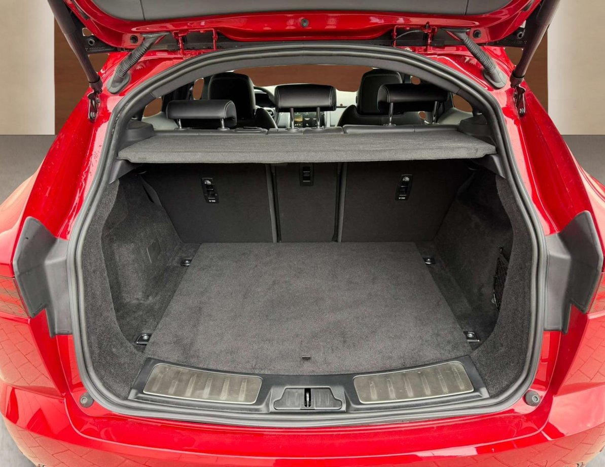 Jaguar E-Pace употребяван