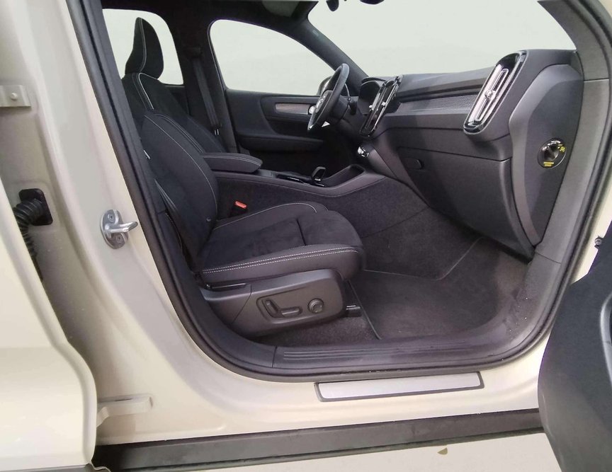 Volvo EX40 употребяван