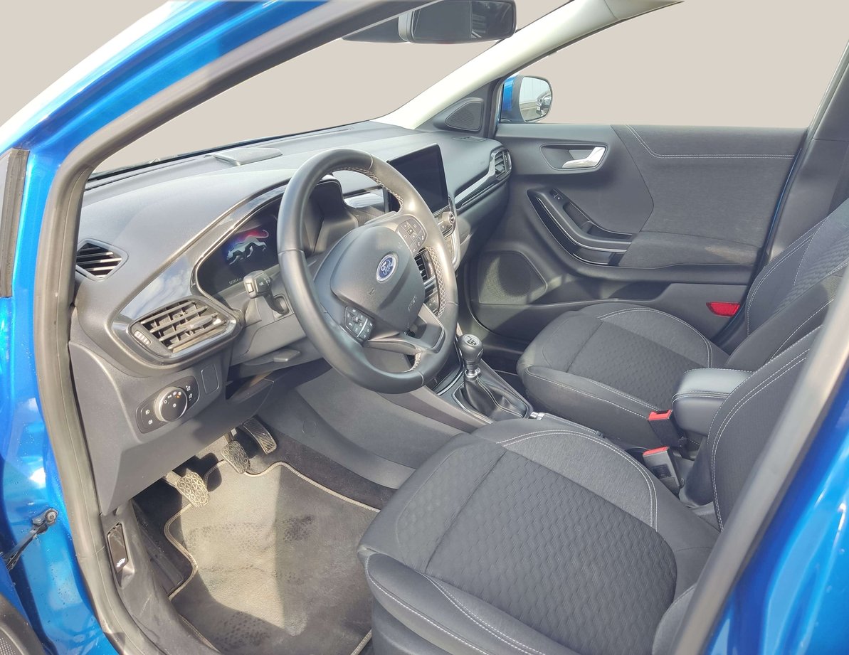 Ford Puma sedalki.jpg