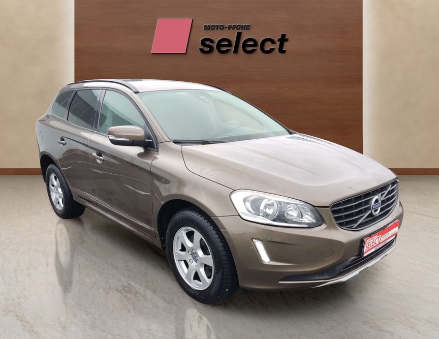 Volvo XC60 otpred v dqsno.jpg