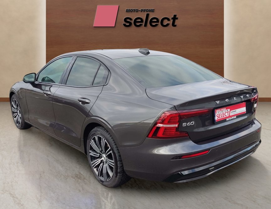 Volvo S60 otzad v lqvo.jpg