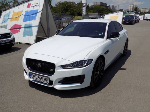 Jaguar XE